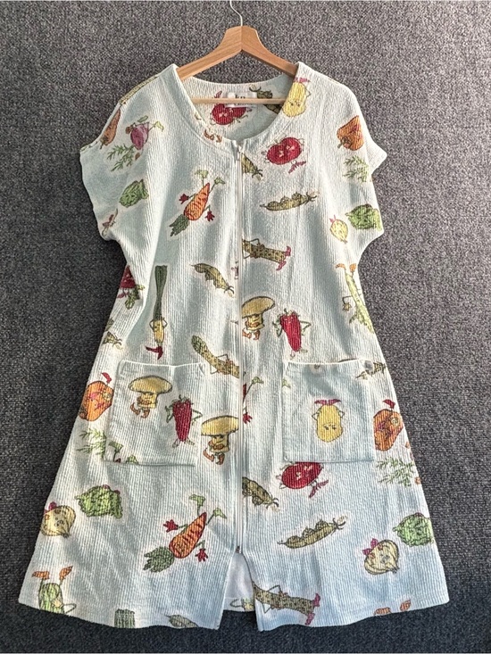 Karen Neuburger Other - Karen Neuburger White Floral Textured Fabric Top with Red and Green Accents